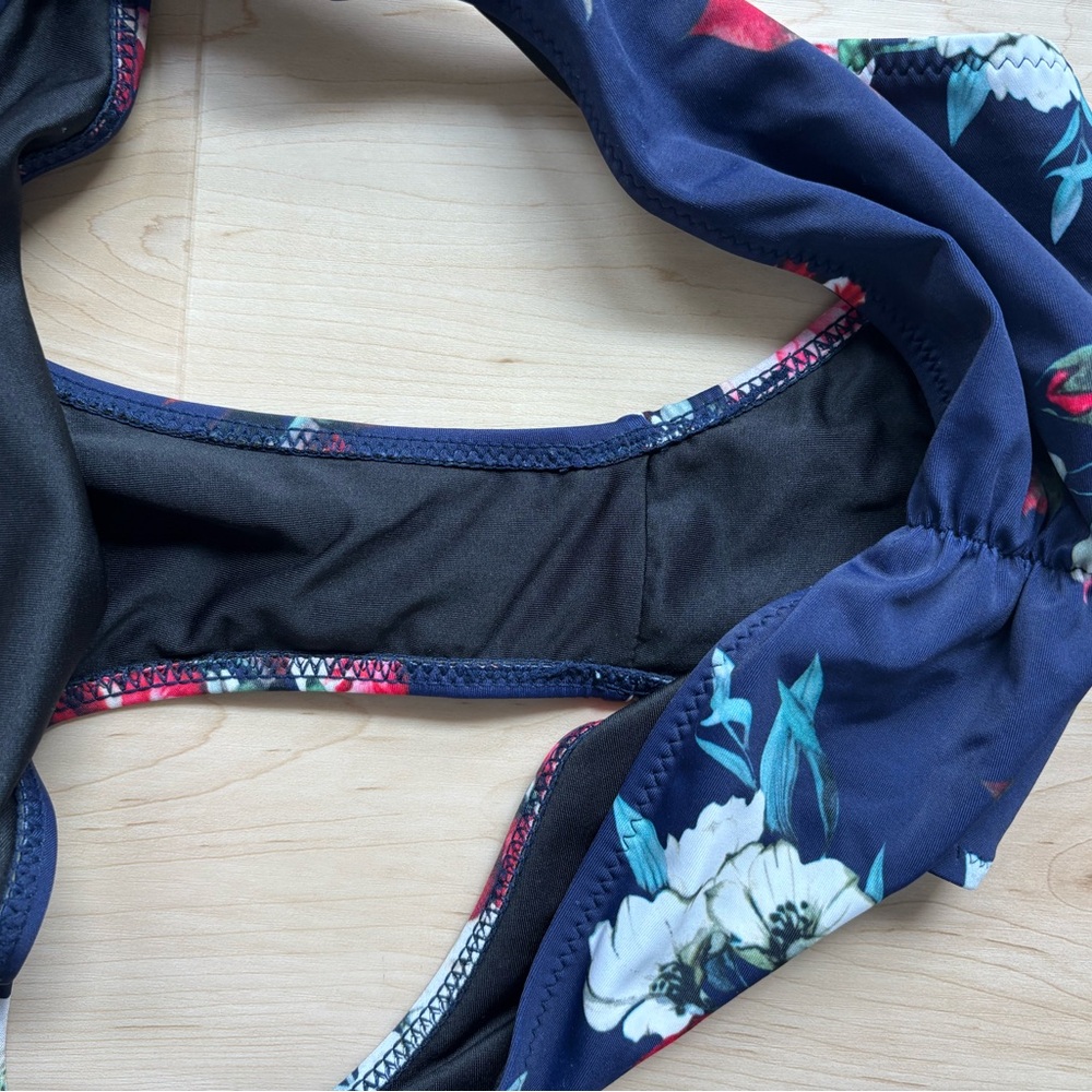 Cupshe Floral Ruffle Bikini Set - Picture 9 of 11